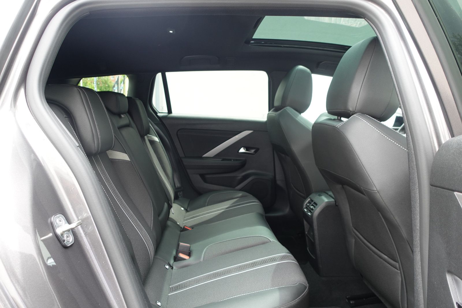 Fahrzeugabbildung Opel Astra ST GS 1.2T AUTOMATIK,Pano,Kamera,Sitzhzg