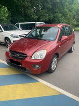 Kia Carens, 7 Sitze, Anhängerkupplung - Kia Carens aus 2007 mit Diesel-Antrieb
