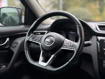 Nissan Qashqai *SHZ*LED*GRA* PDC* MFL* Winterpaket*