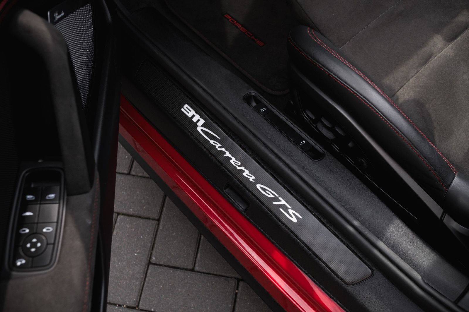 Fahrzeugabbildung Porsche 992/911 GTS Cabrio-SportDesign-18Wege-LED-360Kam