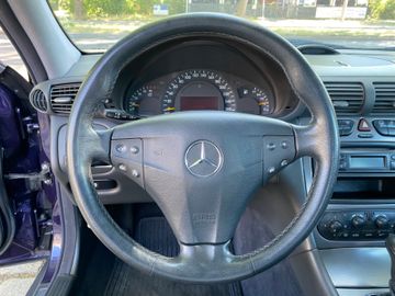 Fahrzeugabbildung Mercedes-Benz C 270 CDI Avantgarde*PDC*Bi-Xenon*SHZ*Tempomat*