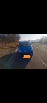 Peugeot 1007 TÜV 1/2028. 93tkm - gebrauchte Peugeot 1007 aus dem Jahr 2005