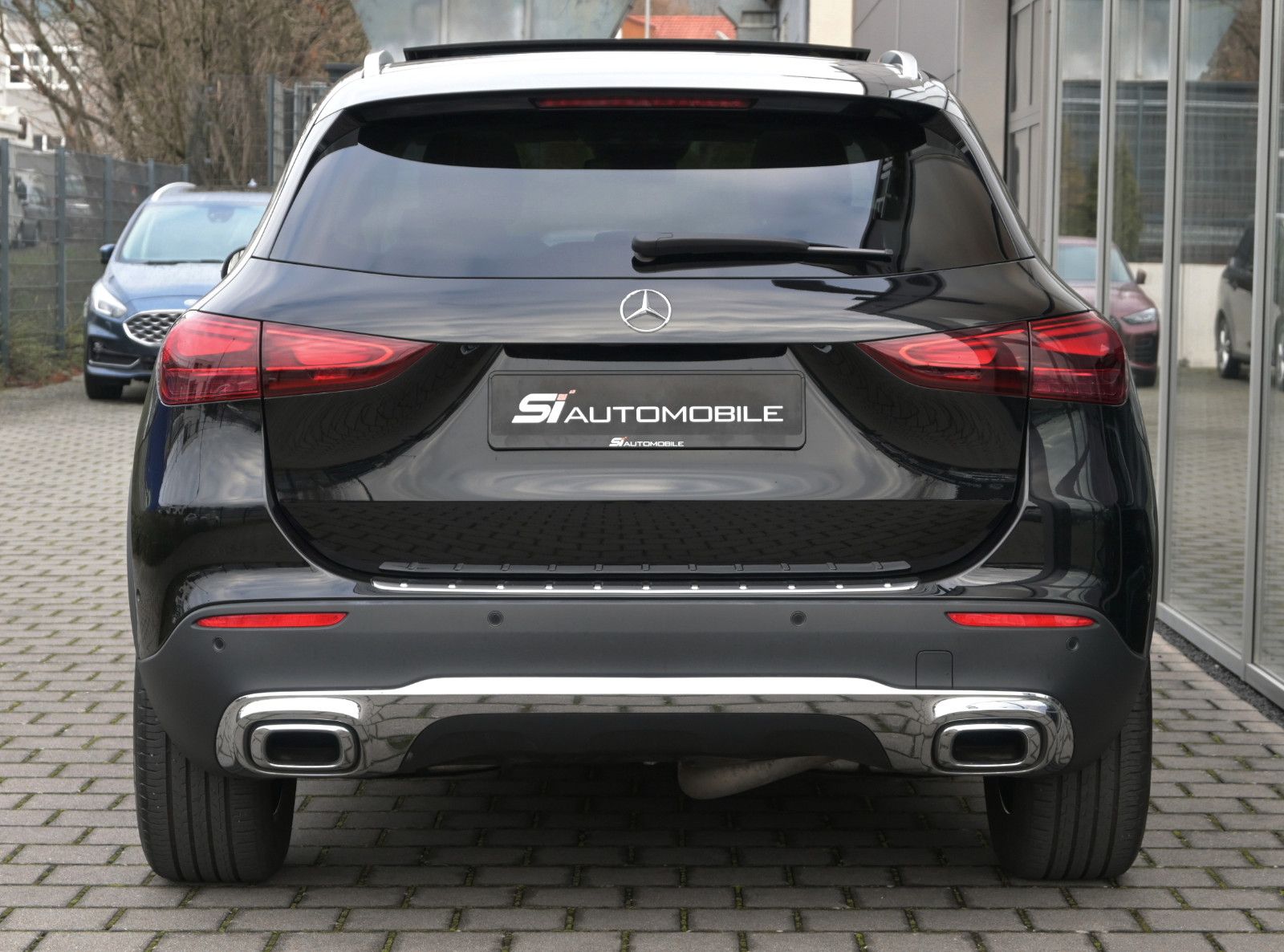 Fahrzeugabbildung Mercedes-Benz GLA 180 d DCT Progressive °ACC°PANO°MEMO°KEYLESS