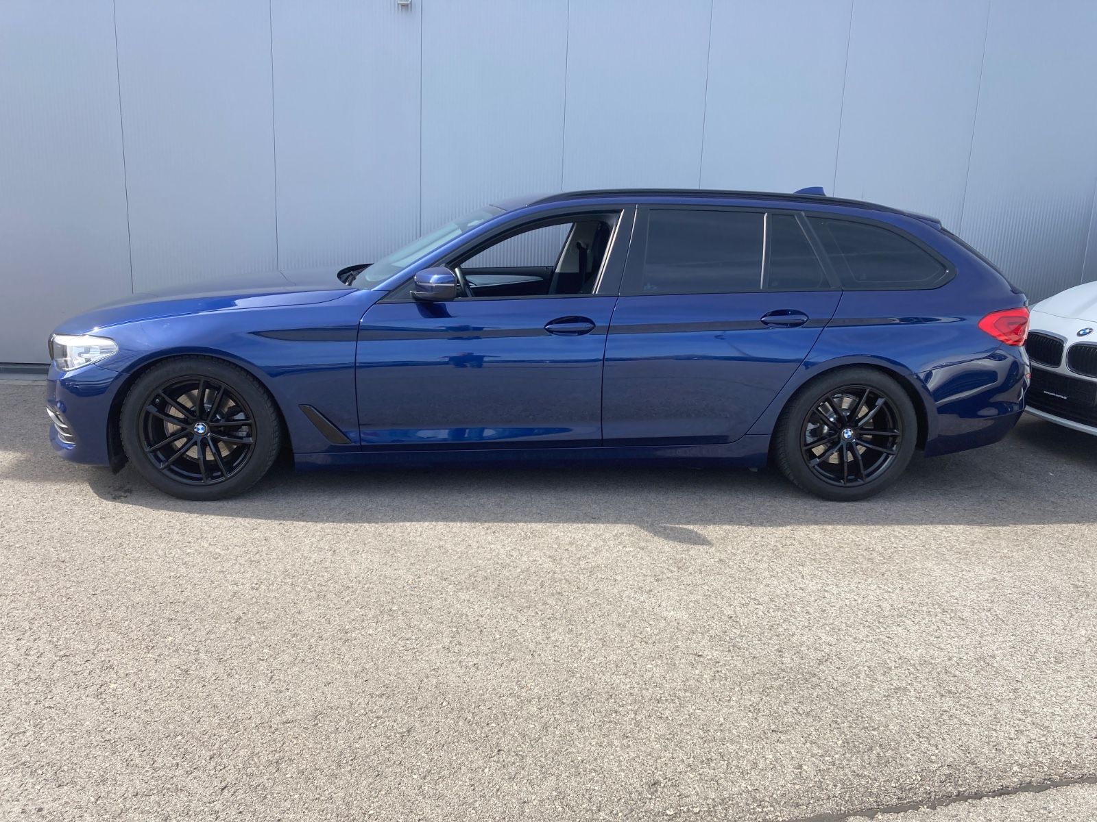 BMW 520dAT*Navi*Dachreling*LED*Sitzh*PDC