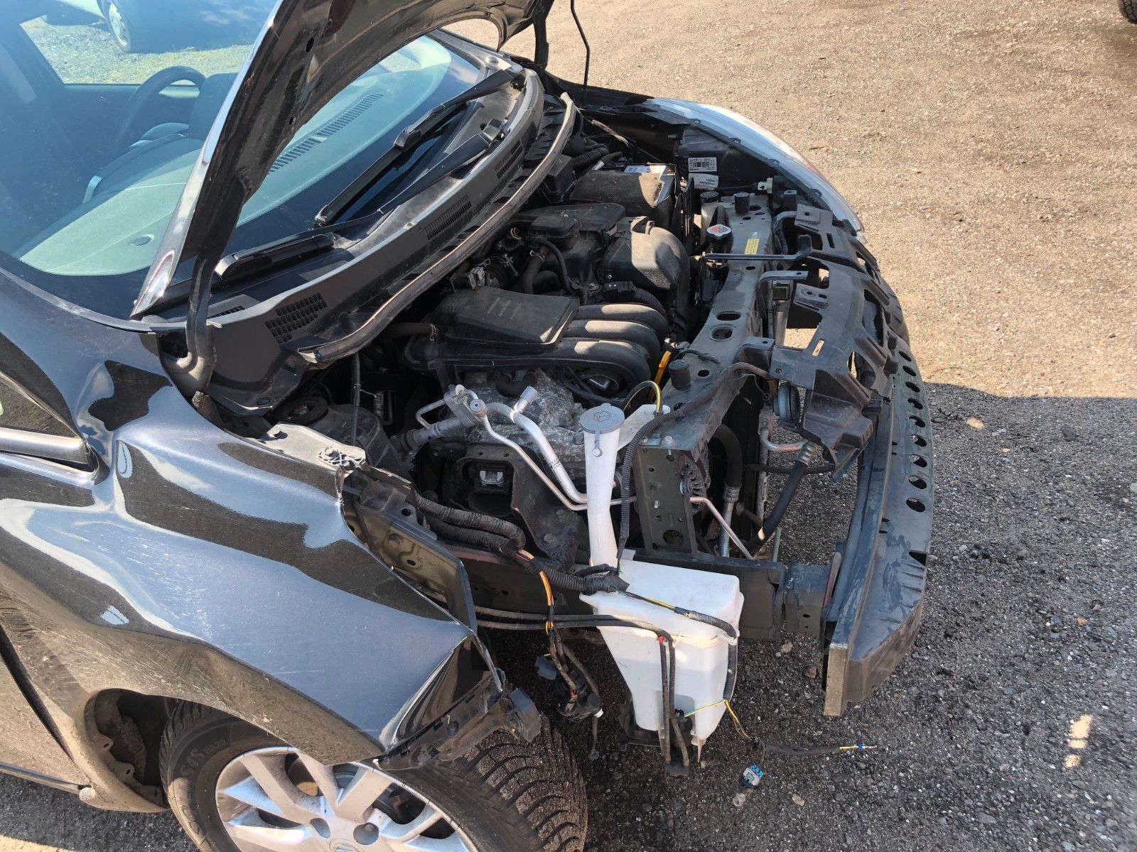 Fahrzeugabbildung Nissan Note Acenta Plus Frontschaden