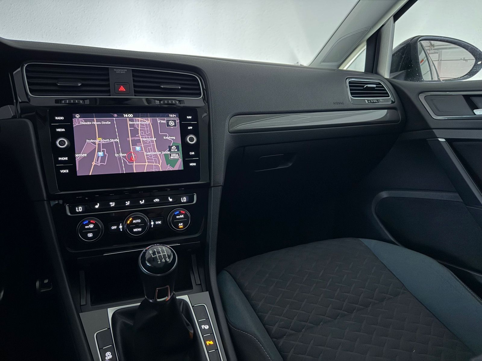 Fahrzeugabbildung Volkswagen Golf VII Lim. IQ.DRIVE BlueMotion/CAR PLAY/ACC