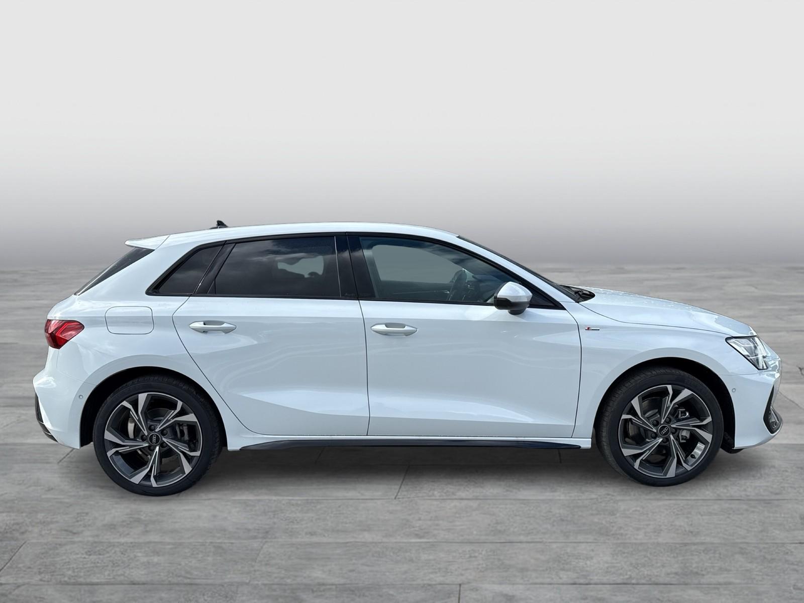 Audi A3 Sportback quattro S LINE BLACKPAK AHK CAM NAV