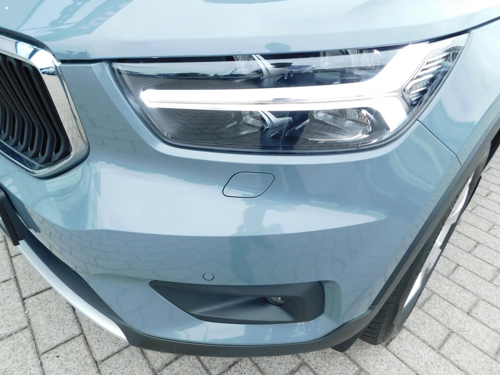 Fahrzeugabbildung Volvo XC40 D3 Momentum Pro