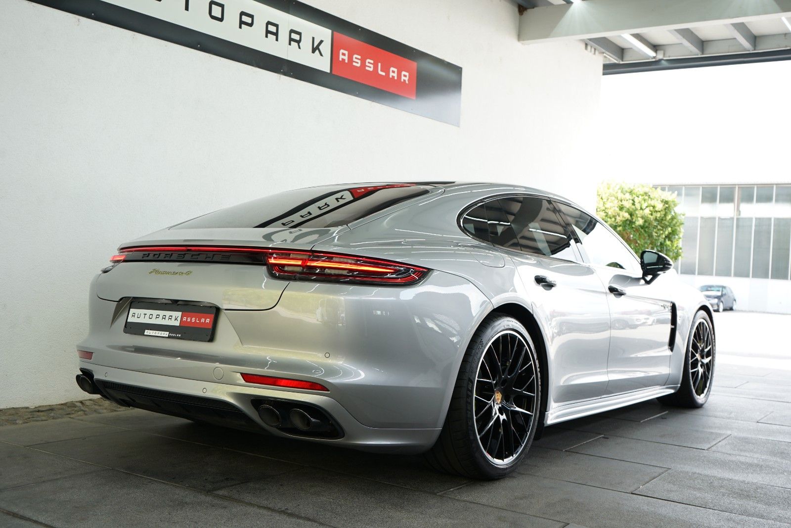 Porsche Panamera 4 E-Hybrid Edition 10 Jahre/SportDesign imagem 3