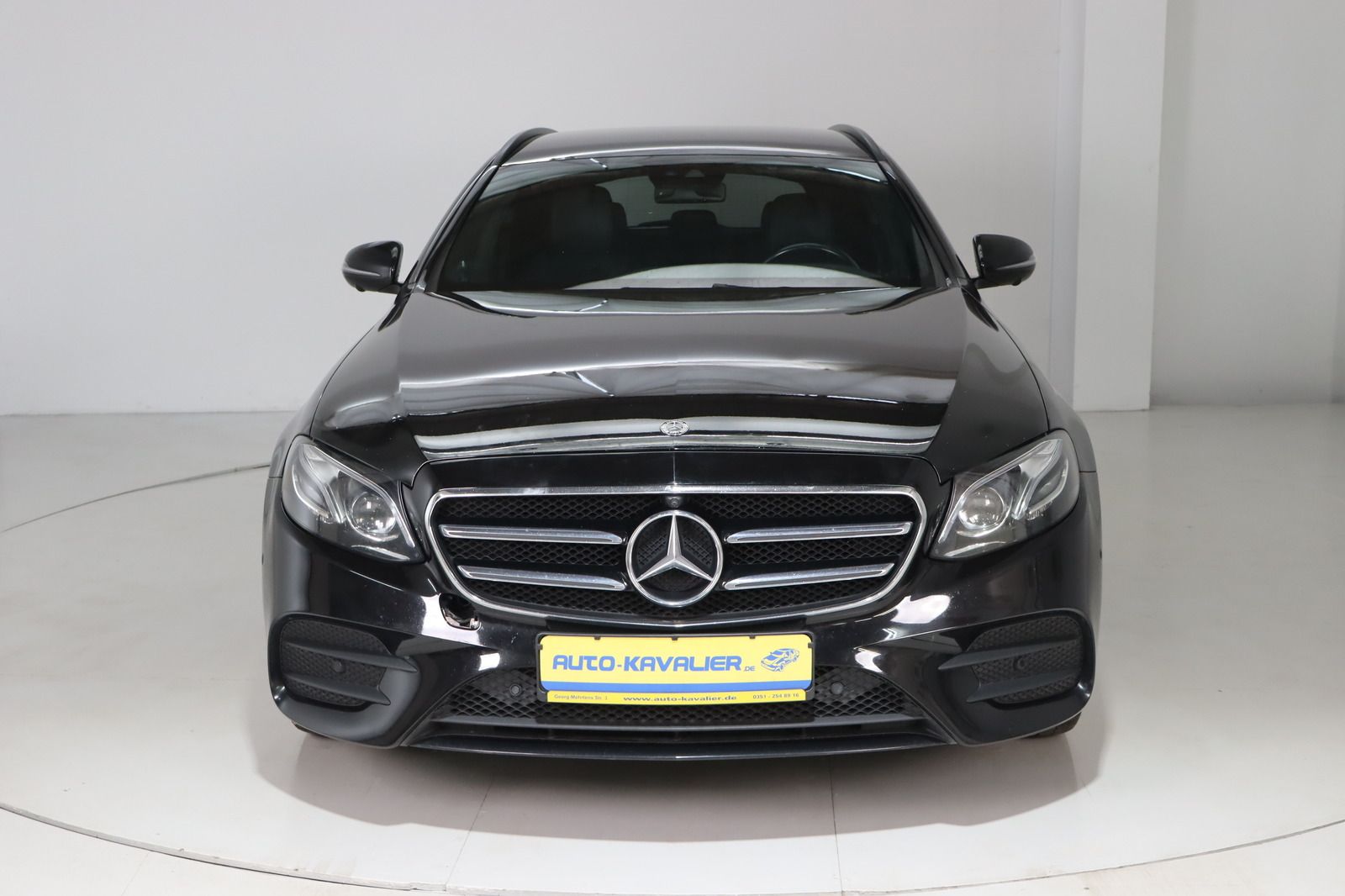 Fahrzeugabbildung Mercedes-Benz E 400 d 4Matic AMG-Paket * Multibeam * 360°