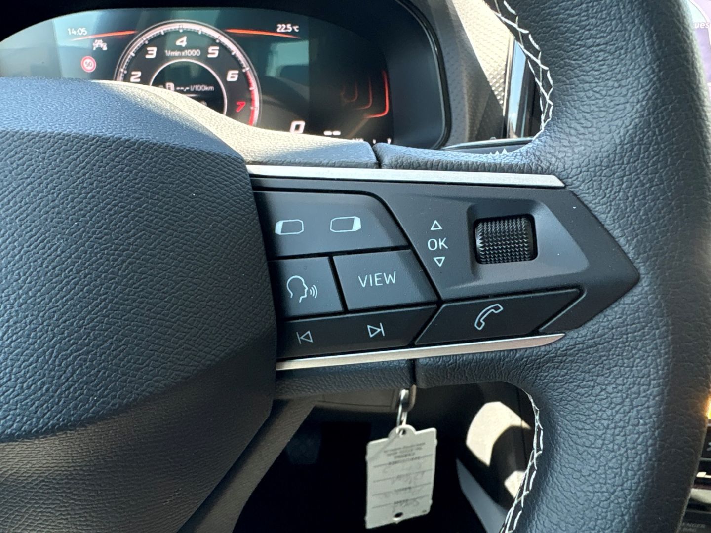 Fahrzeugabbildung SEAT Arona Style Navi Digitales Cockpit LED Apple Car