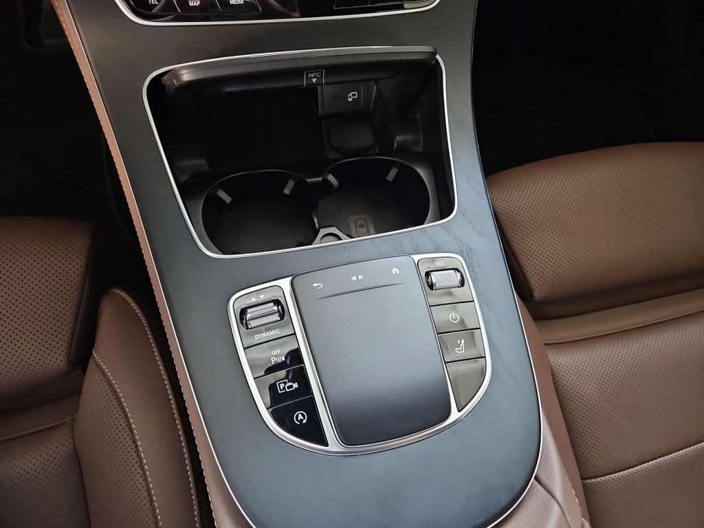 Fahrzeugabbildung Mercedes-Benz E 400 dT 4M Avantg. Distronic+ SDHZ Sitzkl. 360°