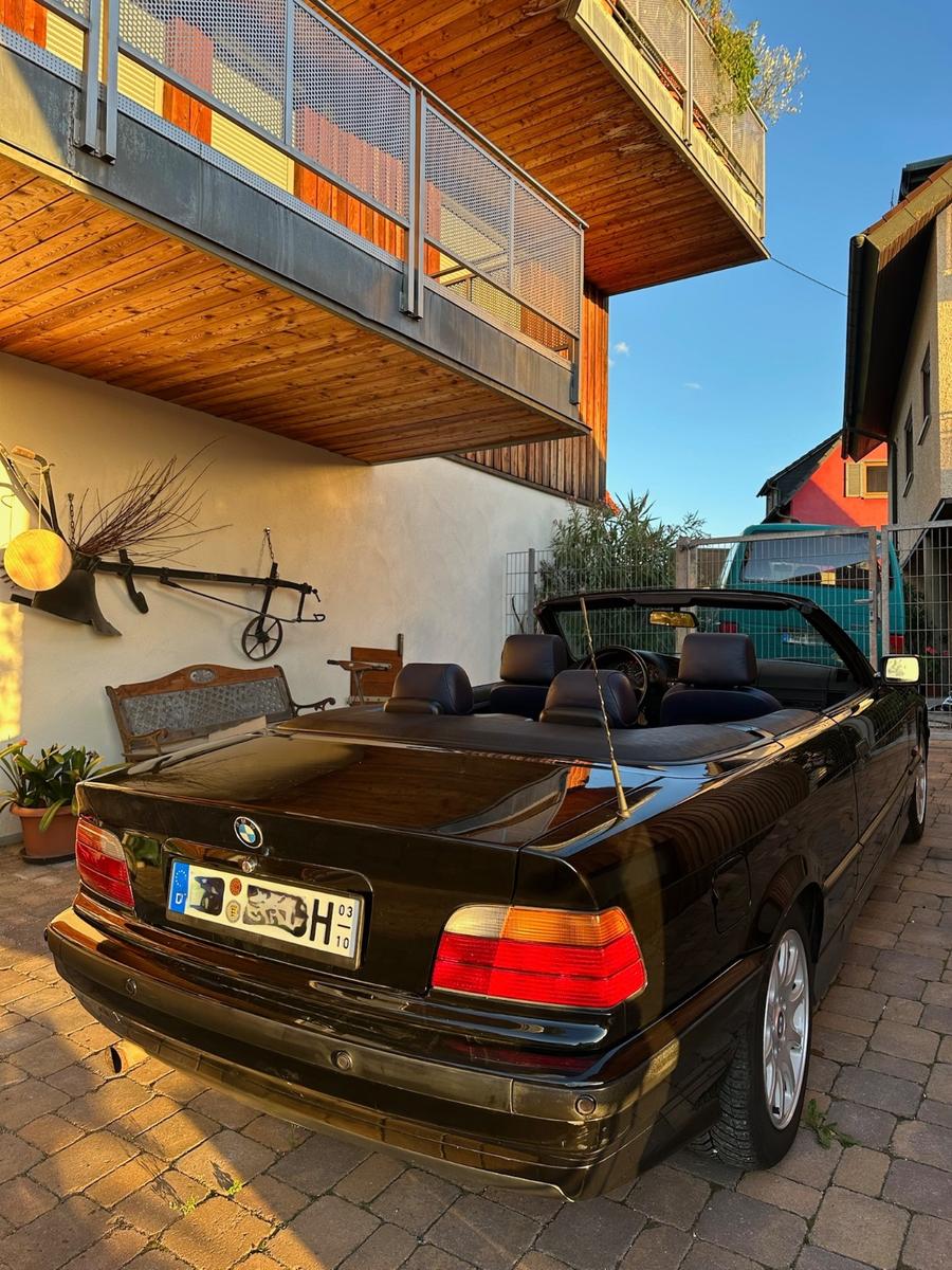 BMW 318i Cabrio H-Kennz. Hardtop Klima Leder M-Techn