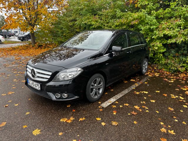 Mercedes-Benz B 180 BlueEFFICIENCY -