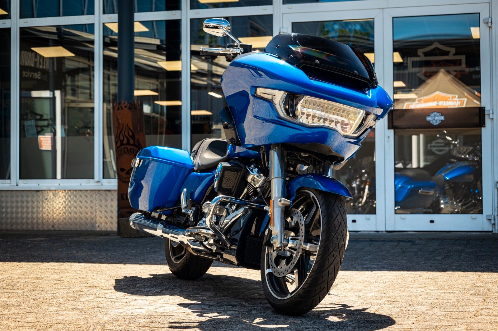 Fahrzeugabbildung Harley-Davidson ROAD GLIDE FLTRX 117 cui - Jekill & Hyde -