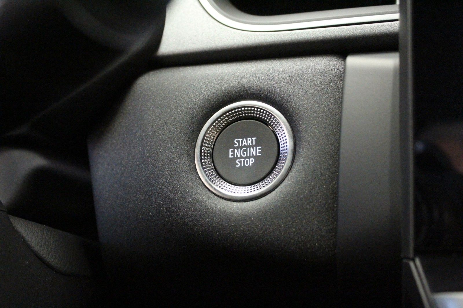 Fahrzeugabbildung Renault Captur Mild Hybrid 140 EDC Techno*Safety Paket*