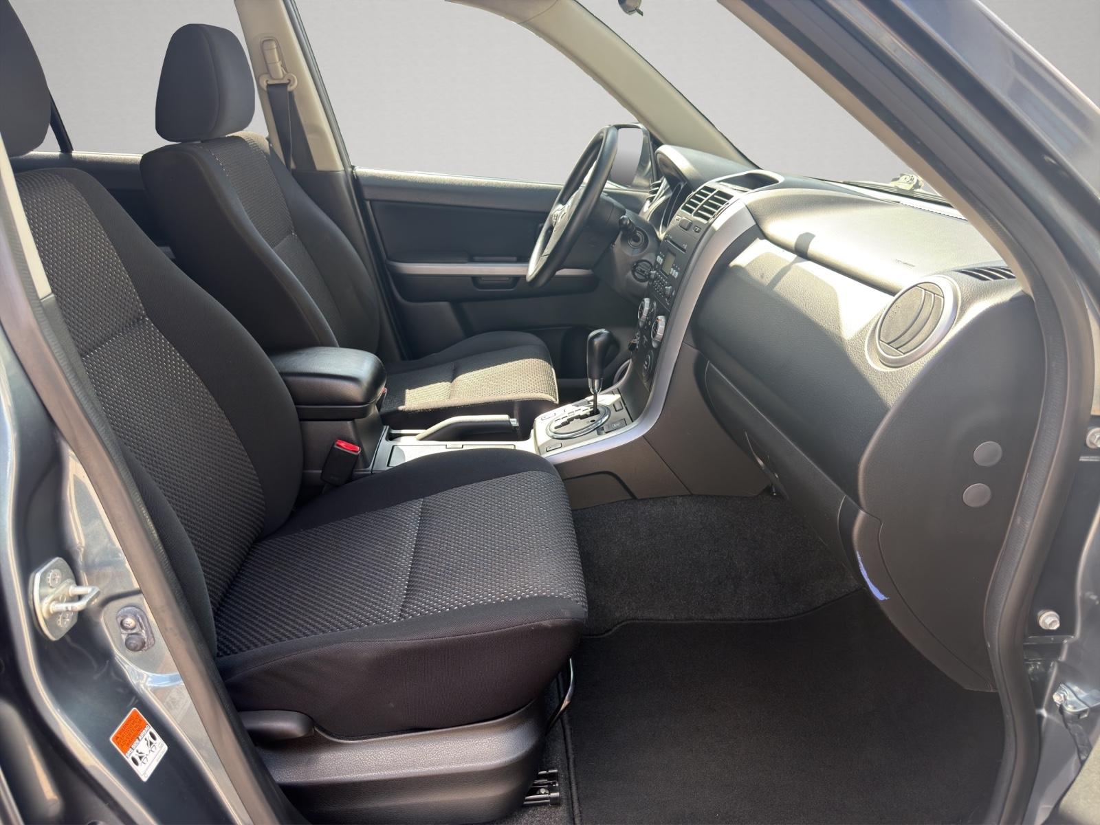 Suzuki Grand Vitara 2.0 140 ch Comfort+ • BVA • 4x4 • Toit ouvrant • Sièges chauffants