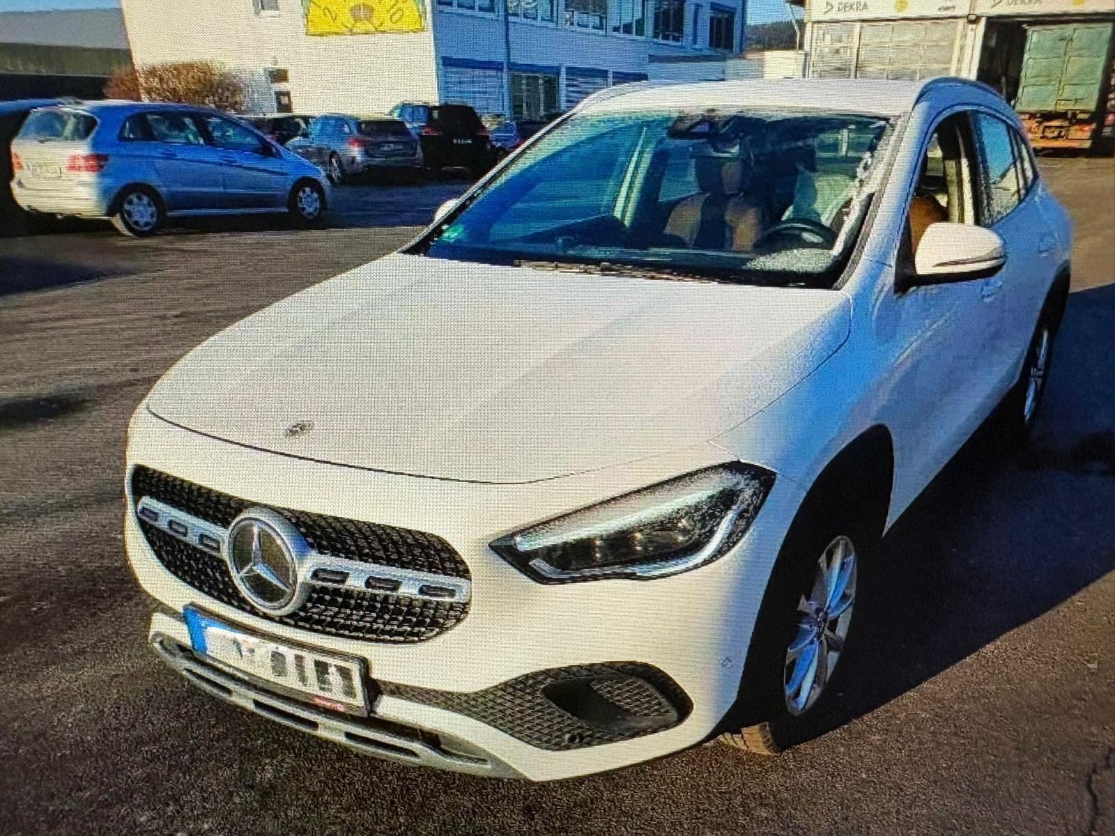 Mercedes-Benz GLA 200 d Aut.Progressive/LED/Navi/LEDER/16900