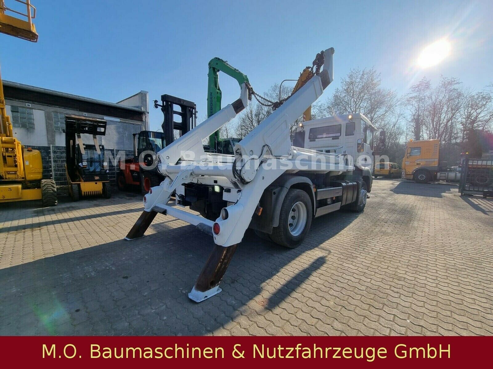 Fahrzeugabbildung MAN TGA 18.400 BL  / 4x2 / AC / Euro 4 /