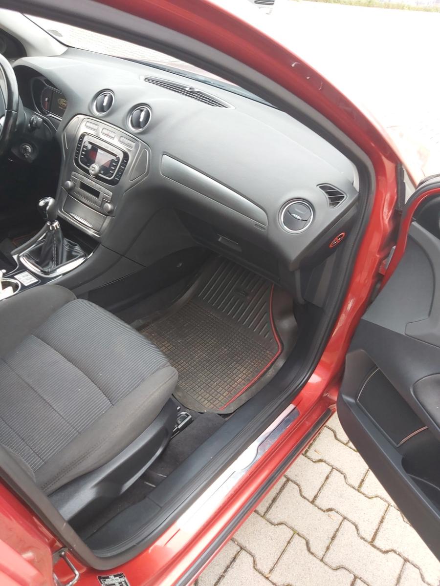 Ford Mondeo 2008 — rear view
