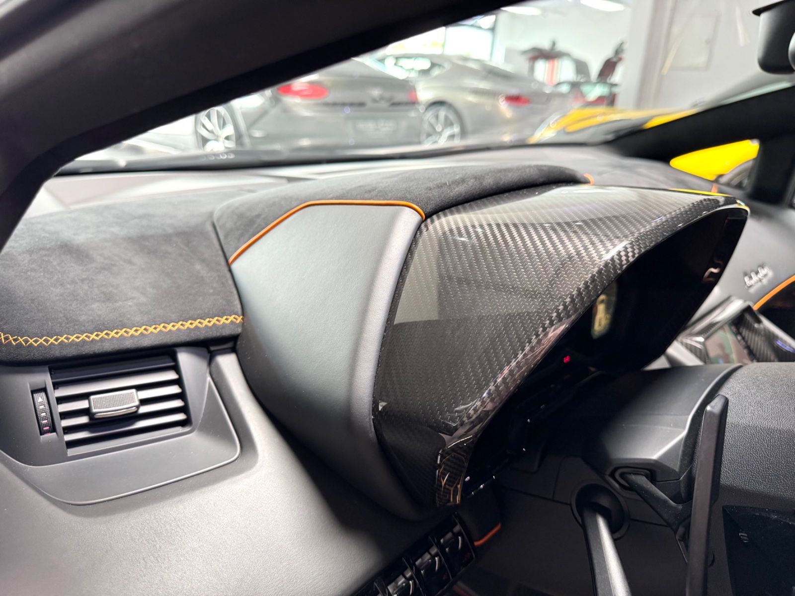 Lamborghini AVENTADOR SVJ V12 FULL CARBON LIFT STYLE GINTANI foto 18