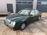Mercedes-Benz Mercedes E 240 Classic aus 2002 mit Orgina... - gebrauchte Mercedes-Benz E 240 aus dem Jahr 2002