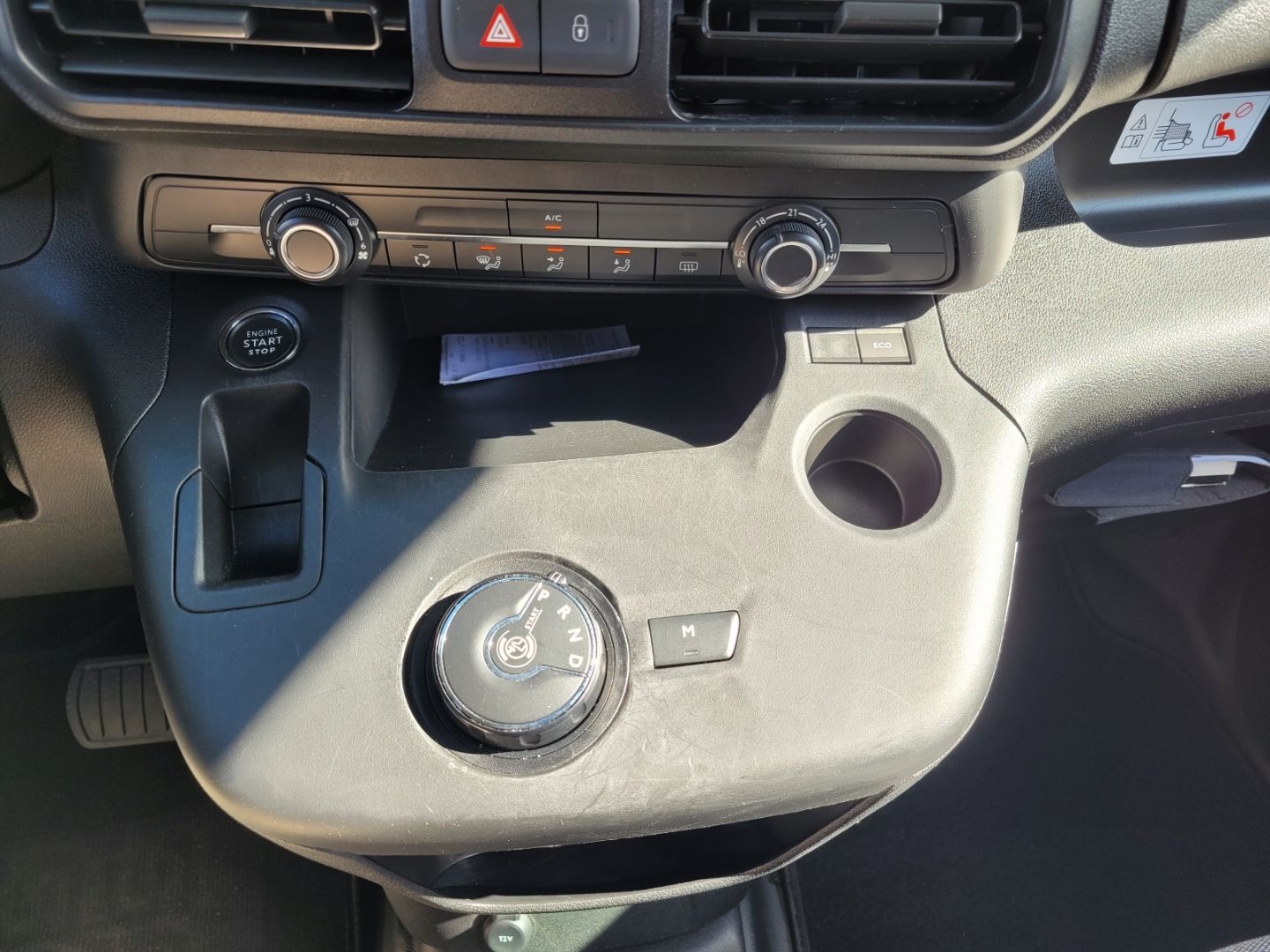 Fahrzeugabbildung Opel Combo Cargo Doppelkabine + AWR + PDC vo. & hi.