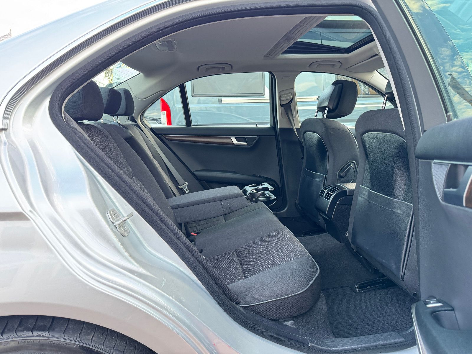 Fahrzeugabbildung Mercedes-Benz C 200 BE 7GT ELEGANCE NAVI ILS AHK SPORT 18 ALU