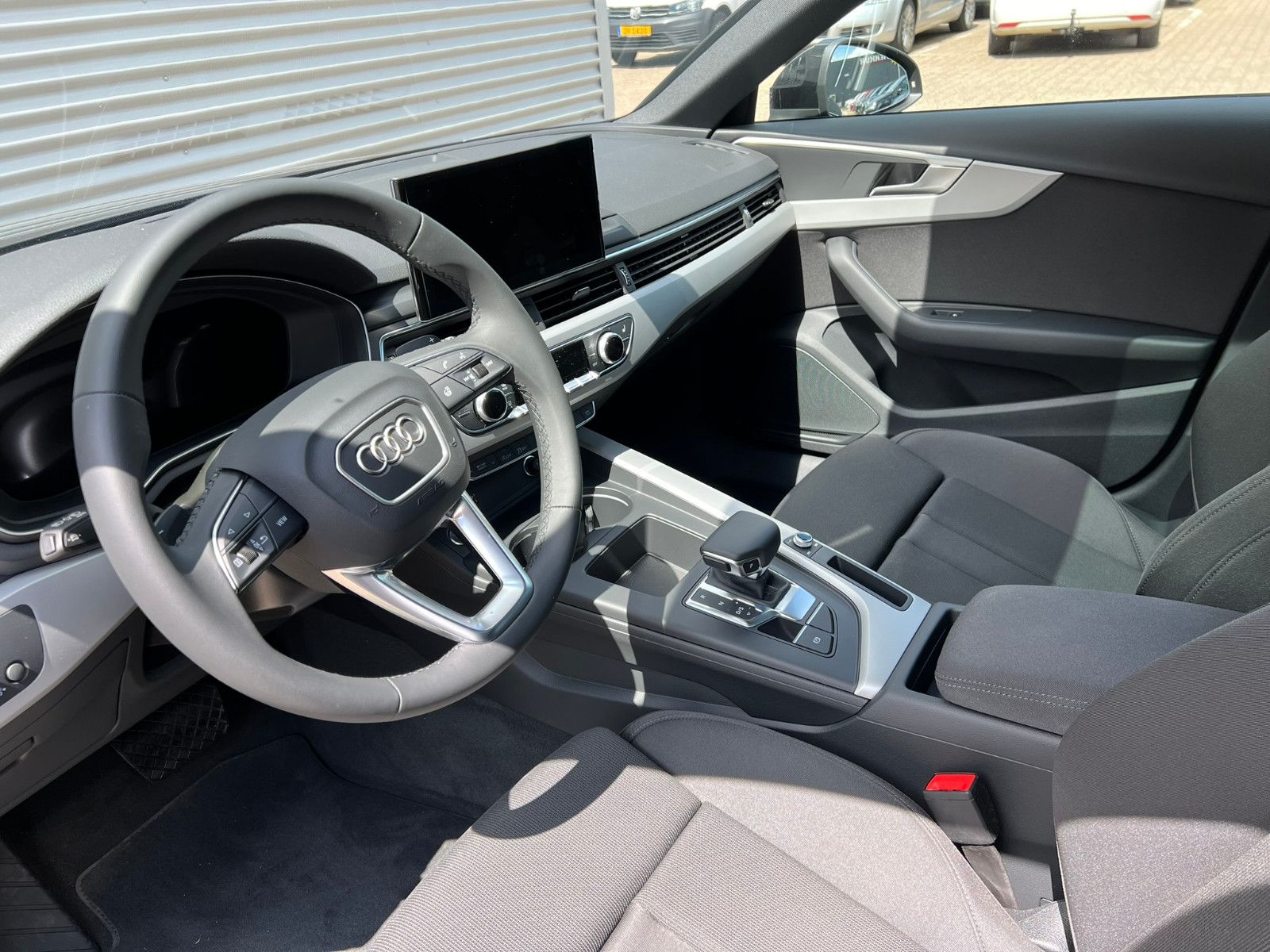 Fahrzeugabbildung Audi A4 Avant 40 TFSI S line Navi Kamera ACC