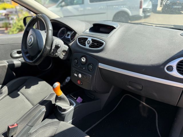 Fahrzeugabbildung Renault Clio III Dynamique Klima