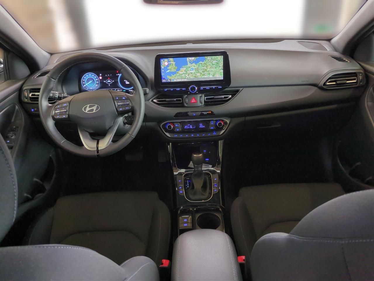 Fahrzeugabbildung Hyundai i30 1.5T Aut. ADVANTAGE LED*CARPL*SHZ*LHZ*KAM*2Z
