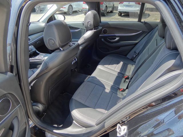 Fahrzeugabbildung Mercedes-Benz E 300 de/AMG/Pano/Widesreen/AHK/Leder/