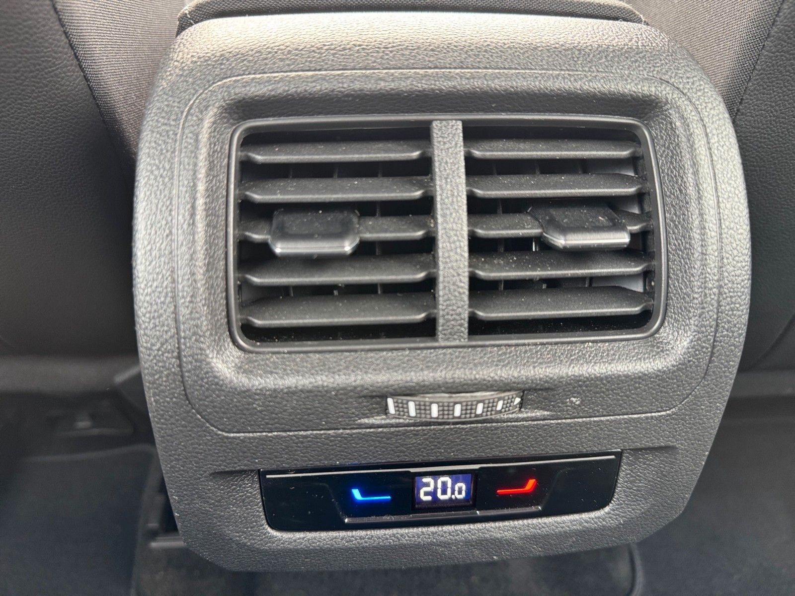Fahrzeugabbildung Volkswagen Touran Comfortline 1.5 TSI