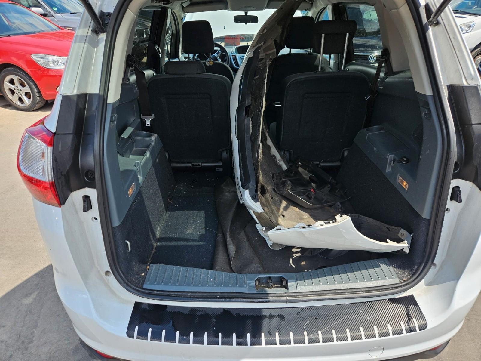 Ford Grand C-MAX 2012 — photo 21