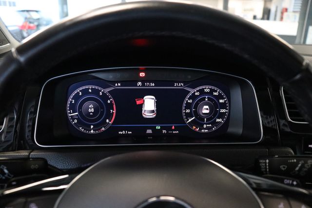 Fahrzeugabbildung Volkswagen Golf VII Lim Highline R-Line|PANO|LED|ACC|KAMERA