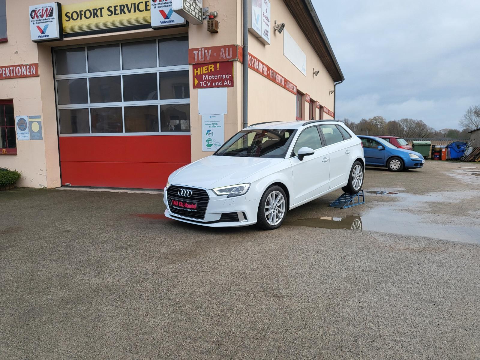 Audi A3 Sportback 30 TFSI sport**Automatik**