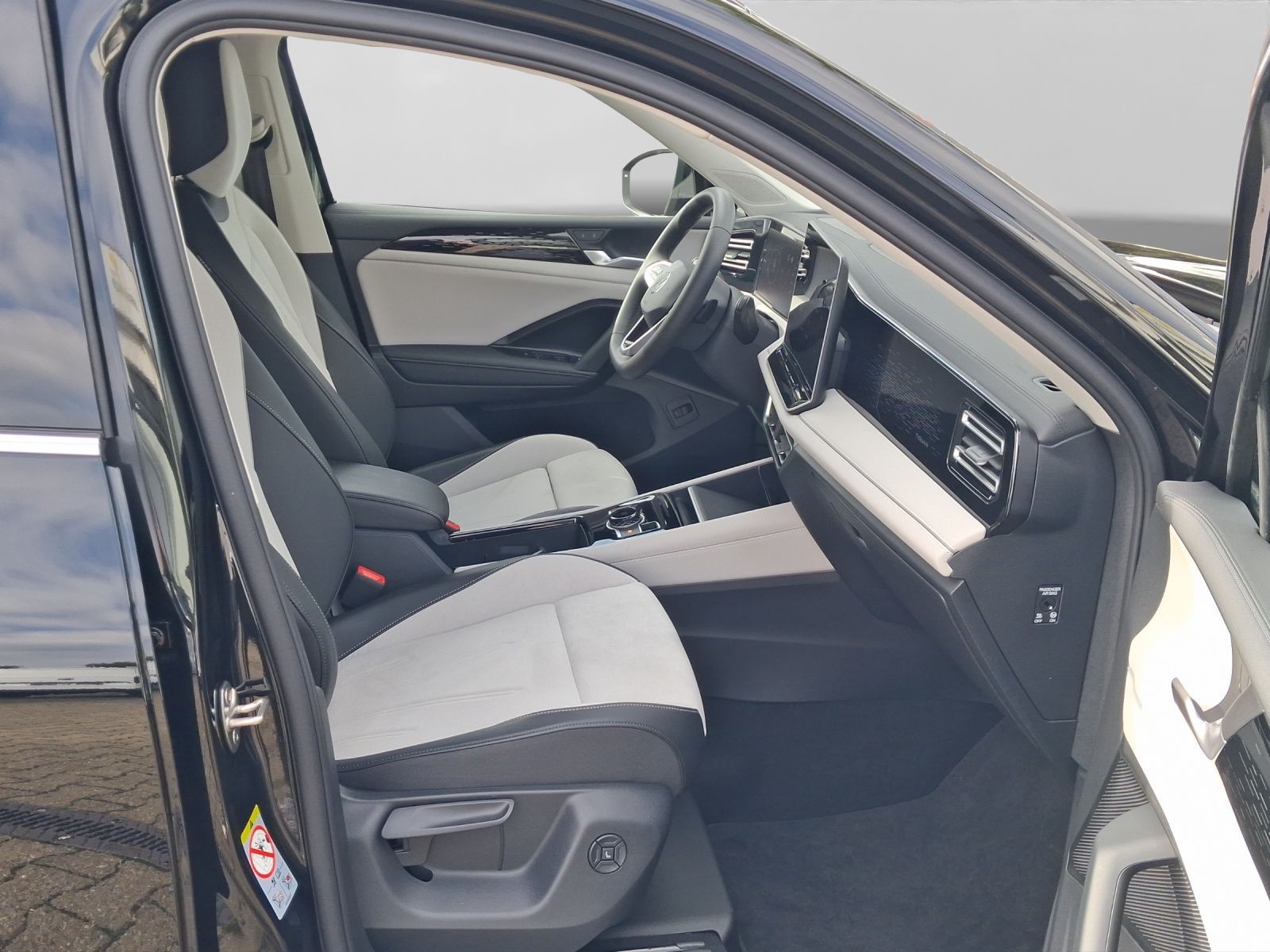 Volkswagen Tiguan 1.5 eTSI DSG ELEGANCE NAVI 360 SITZH LED foto 4