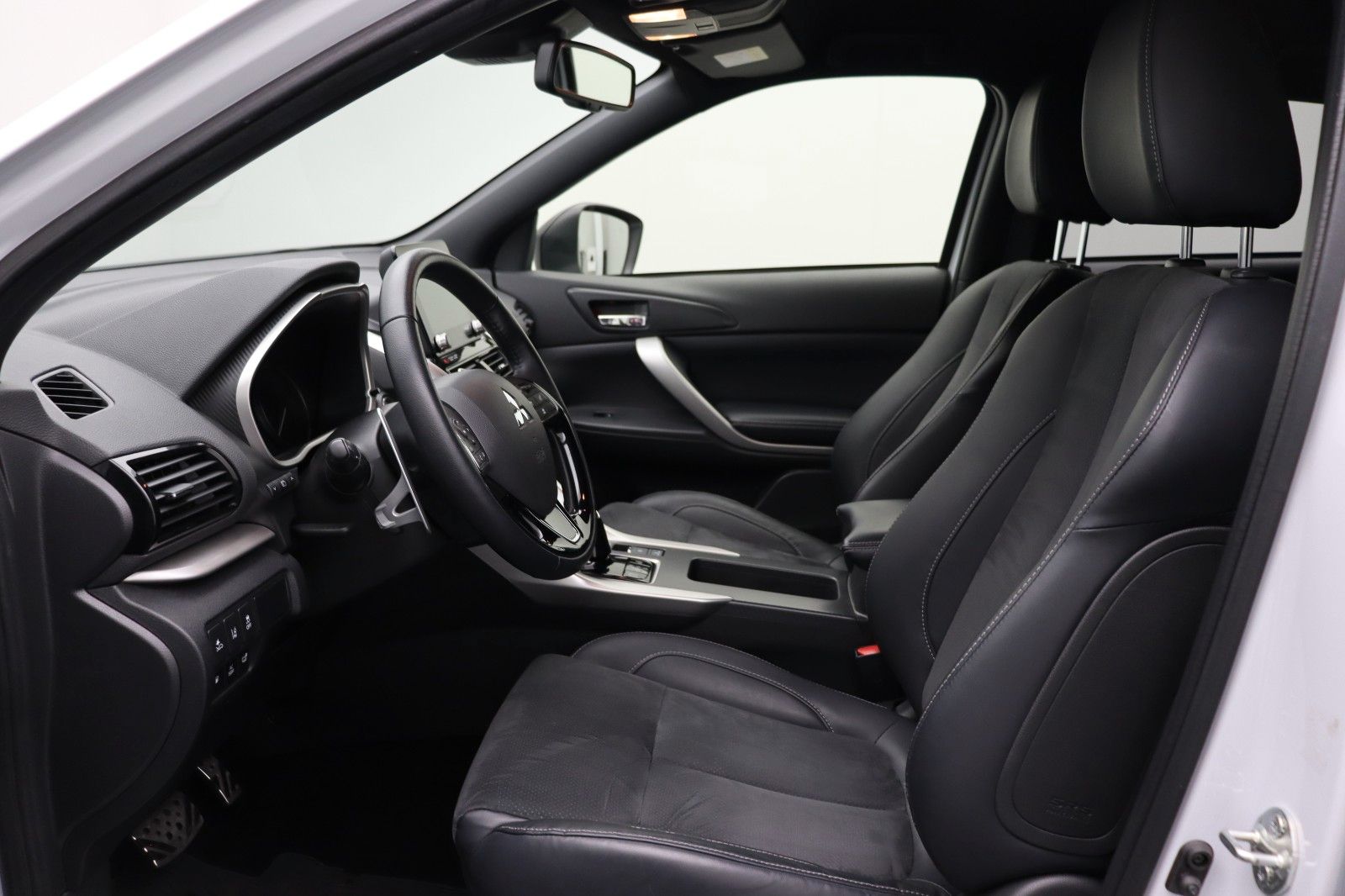 Fahrzeugabbildung Mitsubishi Eclipse Cross Plus Select Black Hybrid 4WD