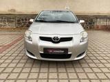 Toyota Auris 1.6-l-Dual-VVT-i Luna - Toyota Auris Luna mit Benzin-Antrieb