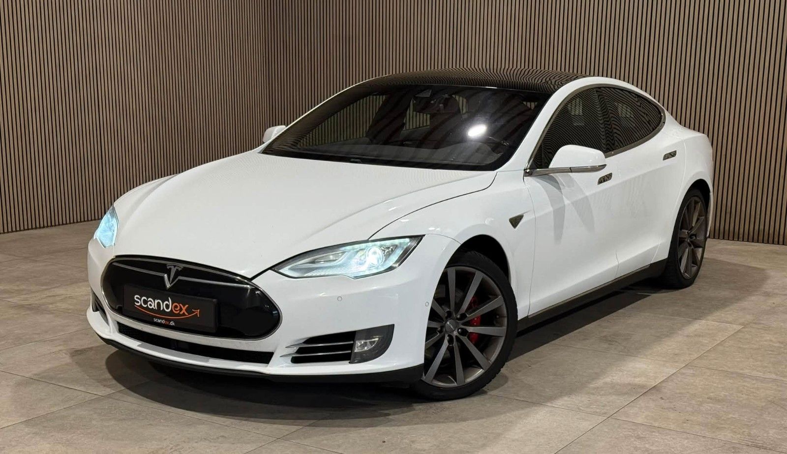 Tesla Model S Performance 85 367ch - Supercharge gratuite - Jantes 17" - Régulateur - Toit panoramique - Sièges chauffants éléctriques