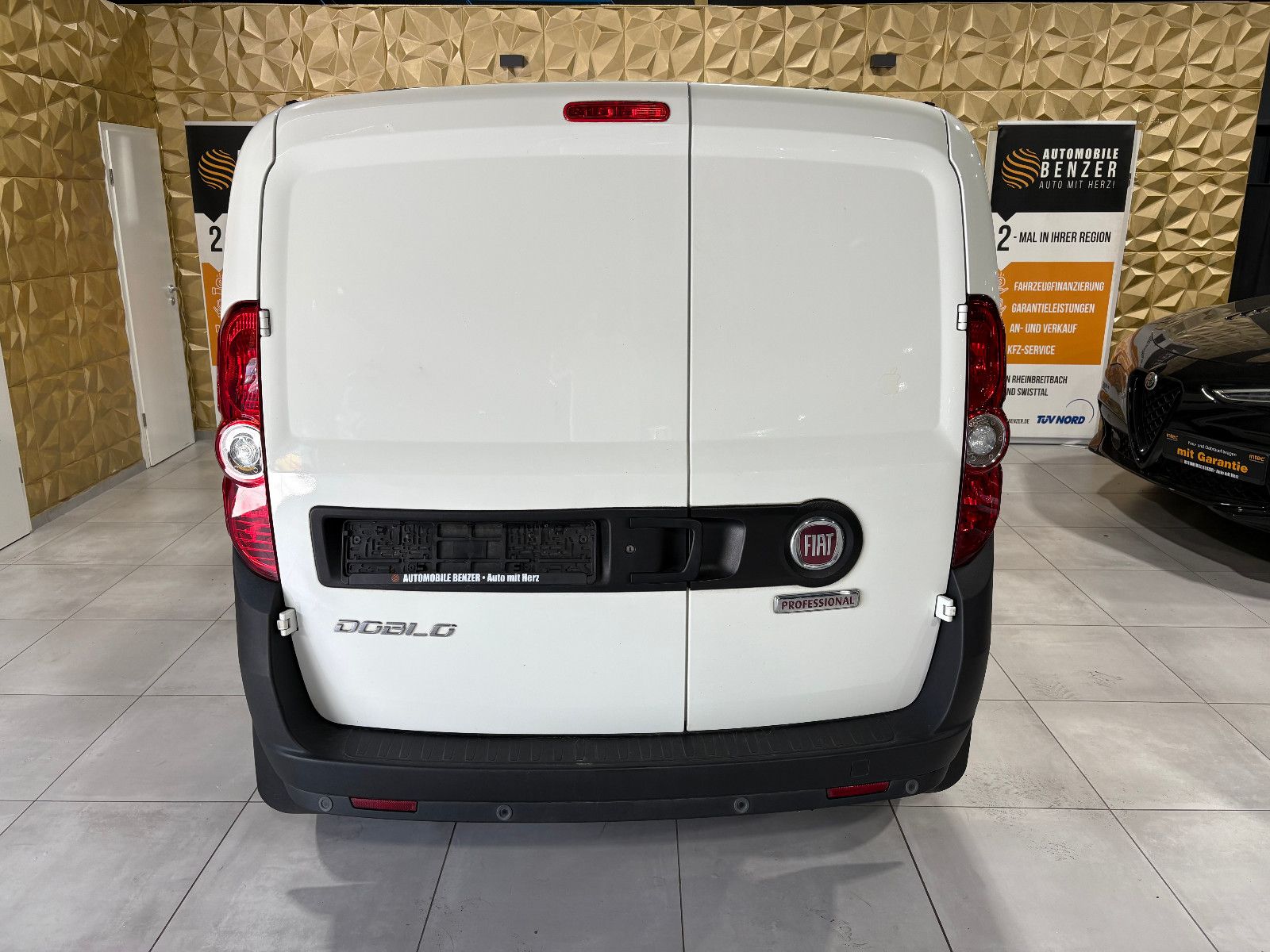 Fahrzeugabbildung Fiat Doblo SX Kasten/3-SITZ/PDC/KLIMA/TEMPOMAT
