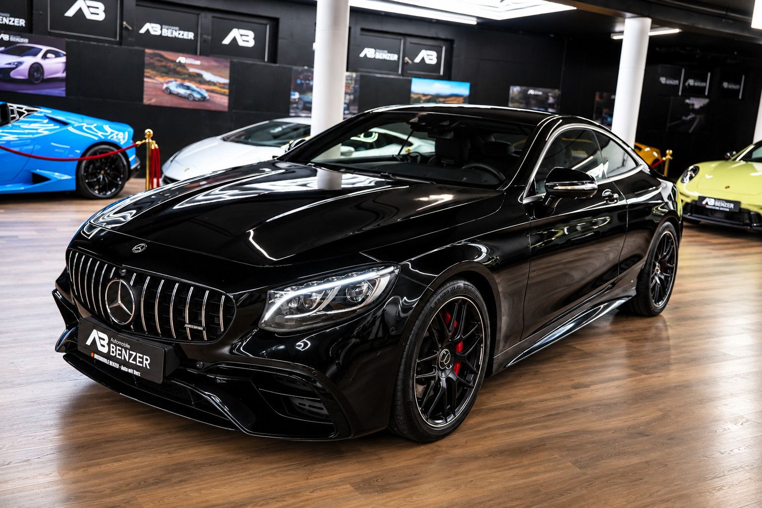 Fahrzeugabbildung Mercedes-Benz S S 63 AMG 4Matic *Pano*Designo*Ambiente*Carbon*