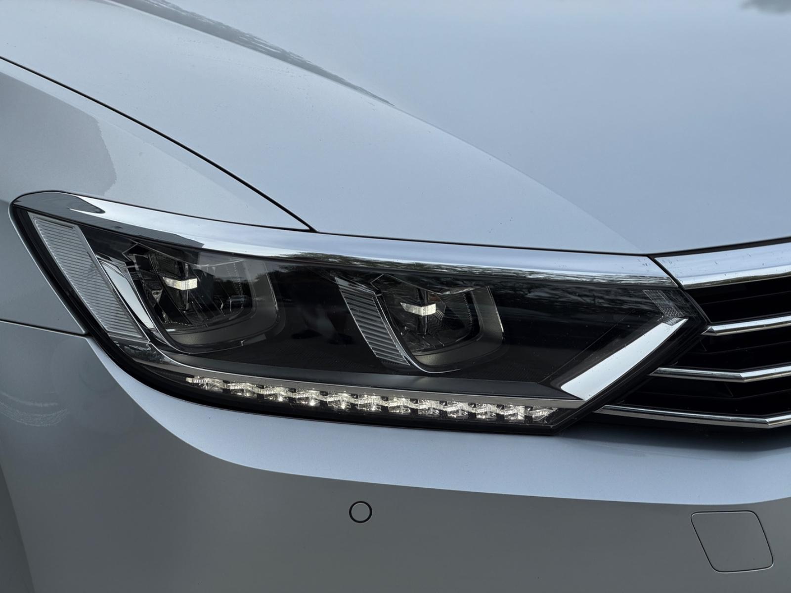 Volkswagen Passat Variant Highline/2,0 TDI 150PS/88120km/!