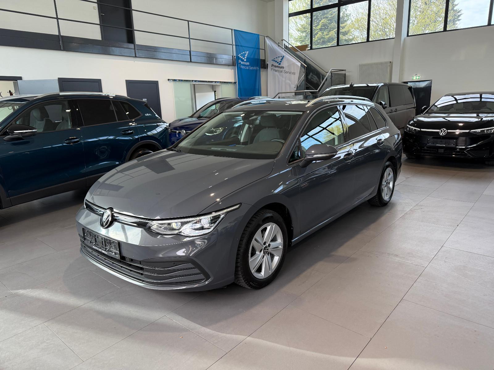 Volkswagen Golf VIII Life 2.0 TDI DSG AID/MATRIX/PANO/H&K