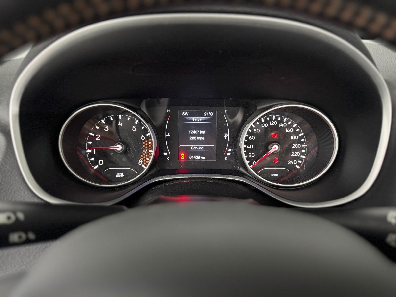 Fahrzeugabbildung Jeep Compass 1.4 T Longitude FWD  " Winterpaket "