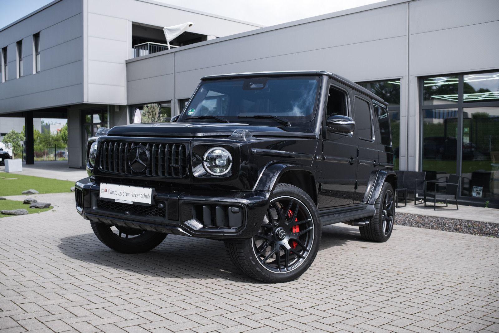 Fahrzeugabbildung Mercedes-Benz G 63 AMG-Perform.Paket-Superior-NightP.-Carbon