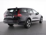 Volvo V60 Cross Country B4 AWD PLUS PANO+LM18 - Volvo V60 Cross Country aus 2024