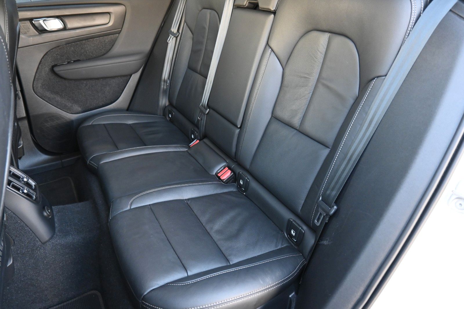 Fahrzeugabbildung Volvo XC40 T5  Plus Dark RC Plug-In Hyb. 2WD