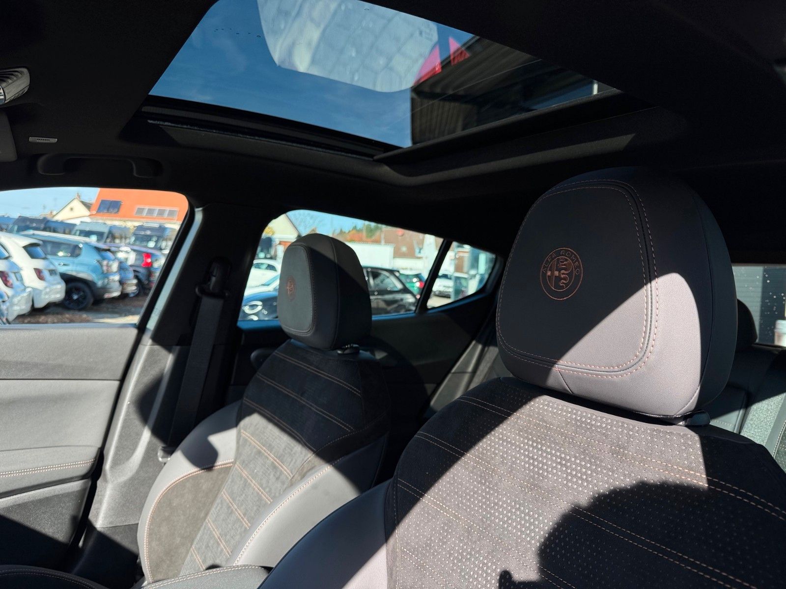 Fahrzeugabbildung Alfa Romeo INTENSA 360° PANORAMA MEMORY NAVI