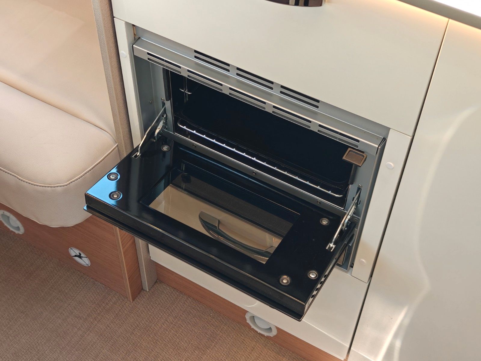 Fahrzeugabbildung Bürstner Lyseo TD Gallery 649 G Harmony Line - Backofen!